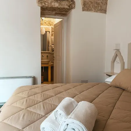 Palazzo Alma Luxury فندق مبيت وإفطار كازارانو