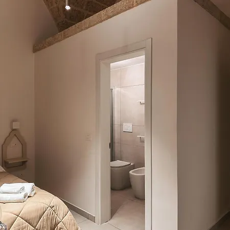 Palazzo Alma Luxury فندق مبيت وإفطار كازارانو