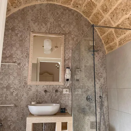 Palazzo Alma Luxury فندق مبيت وإفطار كازارانو