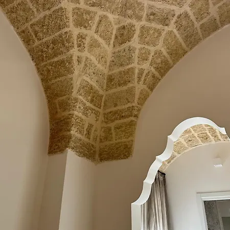 Palazzo Alma Luxury فندق مبيت وإفطار كازارانو