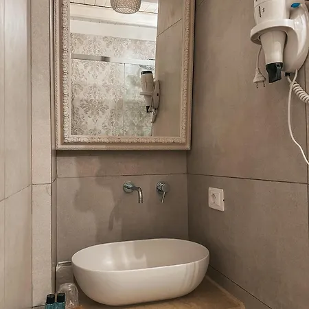 فندق مبيت وإفطار Palazzo Alma Luxury كازارانو